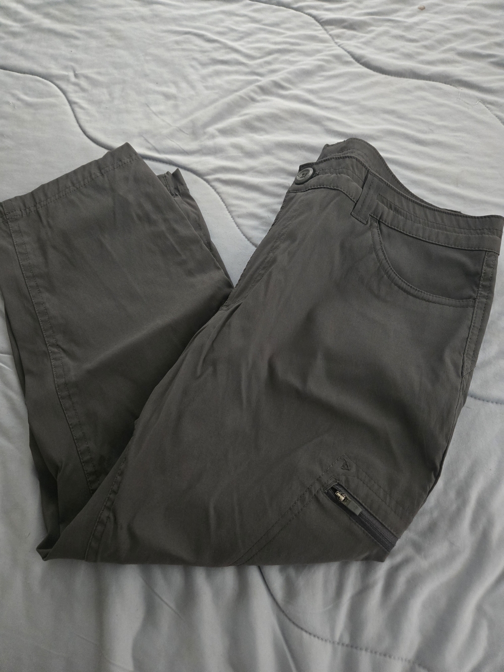 Eddie Bauer Womans Water Resistant Capris - Charcoal Gray